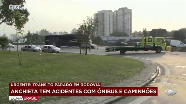 Rodovia Anchieta registra dois acidentes graves com ônibus e caminhões Reprodução TV