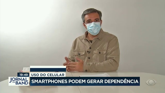 Uso excessivo de smartphones  Reprodução TV