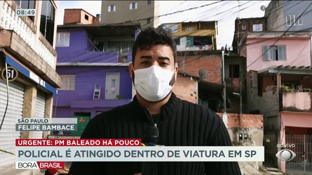 Policial é atingido dentro de viatura em SP Reprodução TV