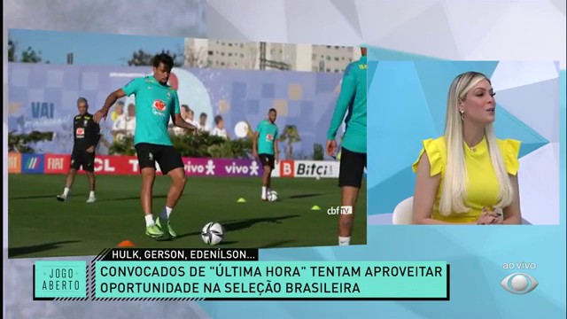 HORA DE APROVEITAR! Hulk, Edenílson e Gerson tentam aproveitar Reprodução TV