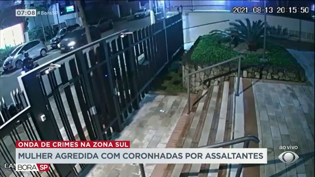 Mulher agredida com coronhadas por assaltantes Reprodução TV