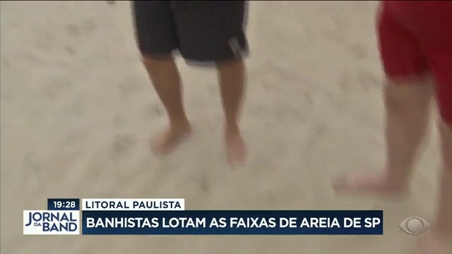 Feriado tem praias cheias no Rio e litoral de São Paulo Reprodução TV