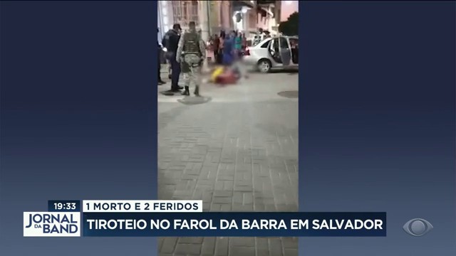 Tiroteio deixa 1 morto perto do Farol da Barra em Salvador Reprodução TV