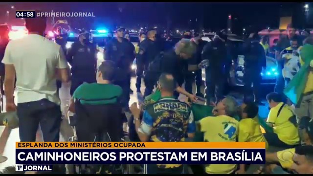 Caminhoneiros protestam em Brasília Reprodução TV