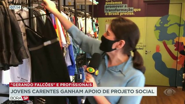 Jovens carentes ganham apoio de projeto social Reprodução TV