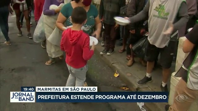 Prefeitura de SP estende distribuição de marmitas até dezembro Reprodução TV