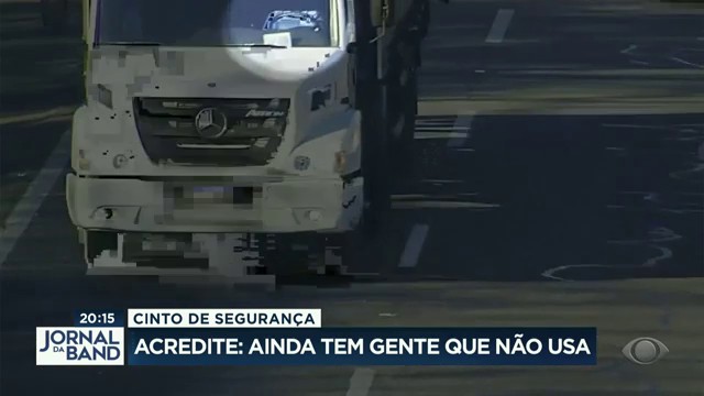 Ainda tem gente que esquece de usar o cinto de segurança Reprodução TV