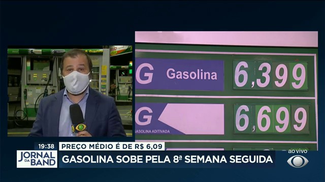 Preço da gasolina subiu pela oitava semana seguida Reprodução TV