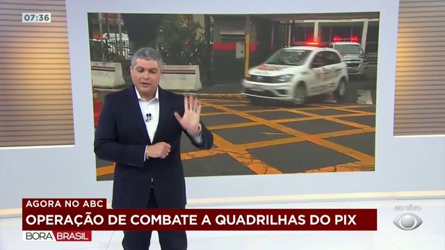 Polícia faz operação contra quadrilhas do Pix em São Paulo Reprodução TV