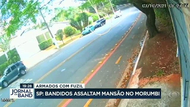 Armados com fuzil: bandidos assaltam mansão no Morumbi, em São Paulo Reprodução TV