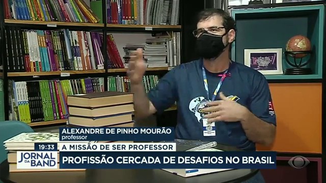 A missão de ser professor: profissão cercada de desafios no Brasil Reprodução TV