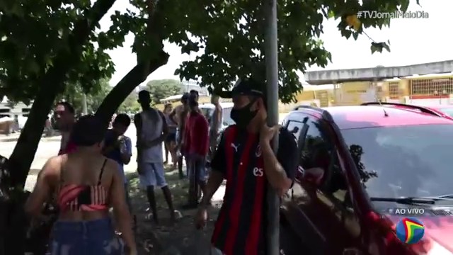 Após muro do Metrô do Recife atingir criança, moradores protestam na ...
