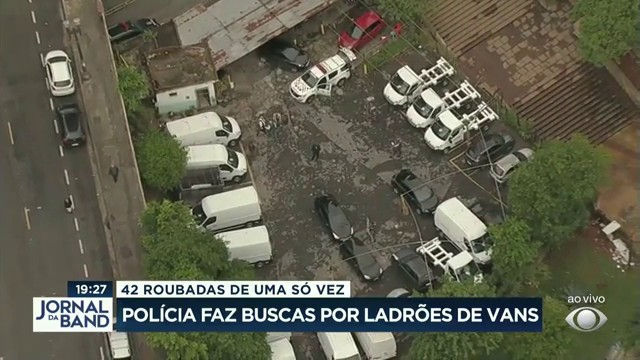 Polícia faz buscas por ladrões de vans Reprodução TV