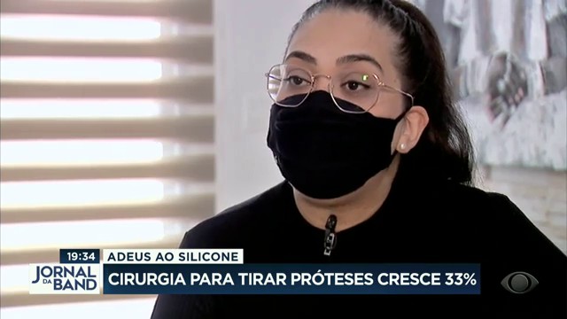 Cirurgias para retirada de silicone subiram 33% no Brasil Reprodução TV