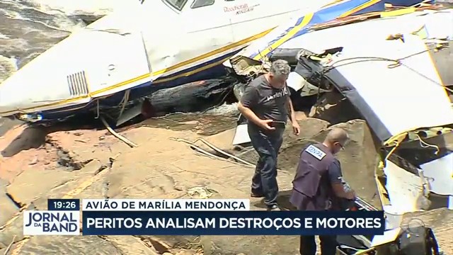 Perícia analisa destroços do avião que matou Marília Mendonça Reprodução TV