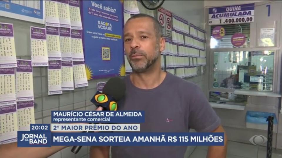 Jovem de Curitiba faz quina e quadra no mesmo bolão da Mega da Virada e  brinca sobre não levar prêmio máximo: 'Ia ficar muito preocupada', Paraná