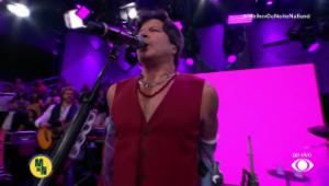 Paulo Ricardo canta "Pro Dia Nascer Feliz" no palco do Melhor da Noite
