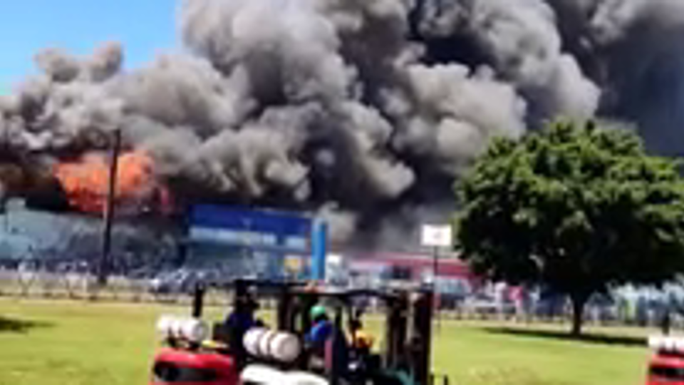 Corpo de Bombeiros é acionado para atender incêndio no HUOP em Cascavel