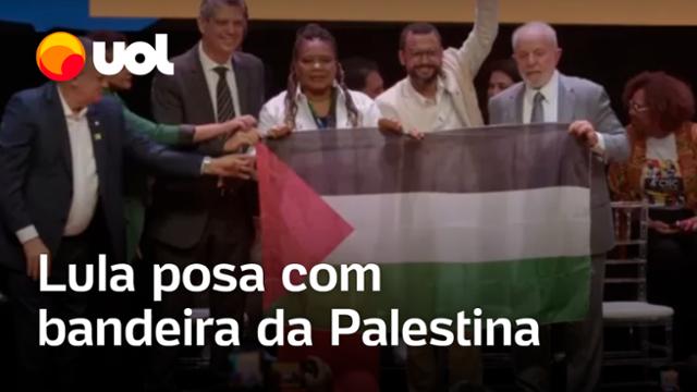 Lula posa com bandeira da Palestina em evento do Ministério da Cultura