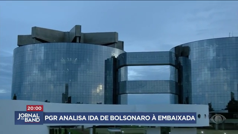 PGR analisa ida de Bolsonaro à Embaixada da Hungria