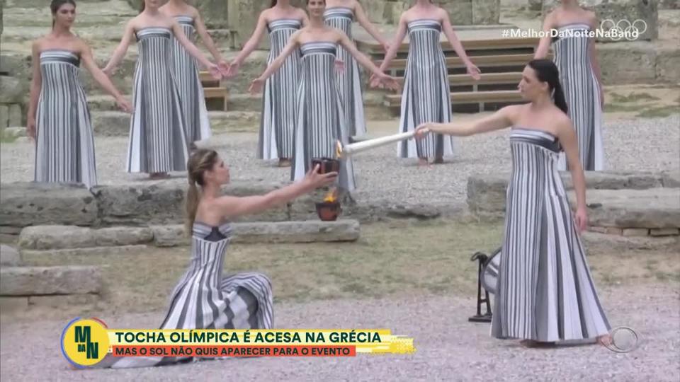 Tocha Olímpica é acesa na Grécia como sinal de paz