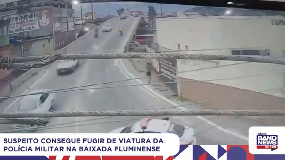 Suspeito consegue fugir de viatura da Polícia Militar na Baixada Fluminense