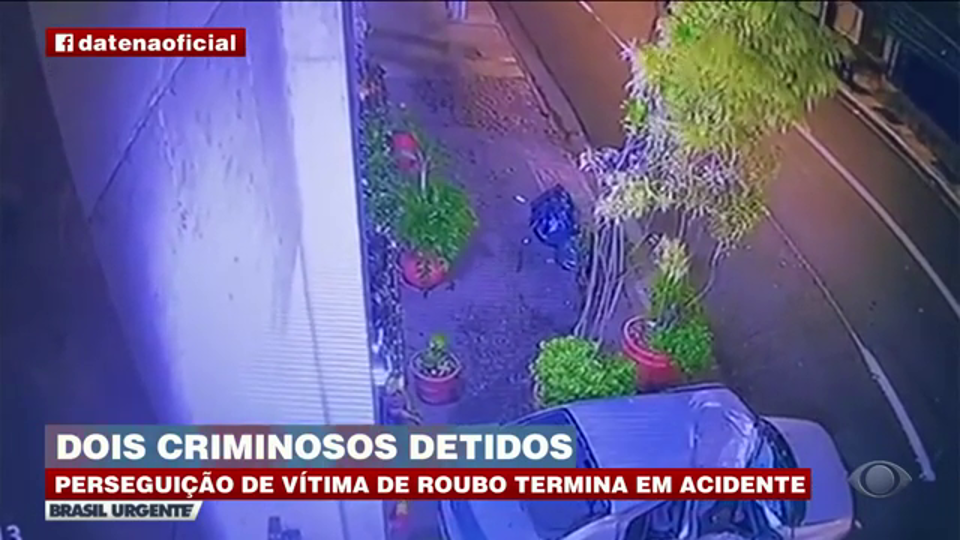 Perseguição após roubo termina em acidente em São Paulo