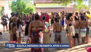 Crianças indígenas retornam à escola fechada há 5 anos no RS