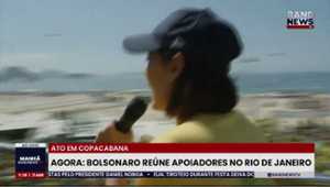 Jair Bolsonaro reúne apoiadores em ato em Copacabana, no RJ