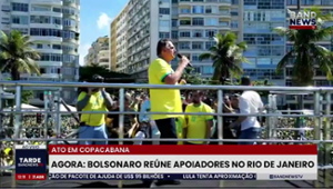 Jair Bolsonaro discursa em ato com apoiadores no Rio