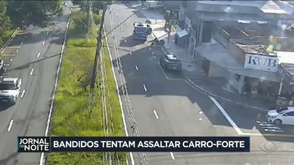 Bandidos tentam assaltar carro-forte no interior de São Paulo