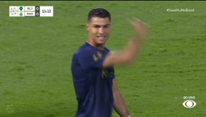 Cristiano Ronaldo quase faz golaço para o Al Nassr contra o Al Khaleej