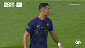 Cristiano Ronaldo marca para o Al Nassr, mas arbitragem marca impedimento