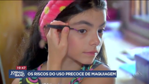 Saiba os riscos do uso precoce da maquiagem em crianças