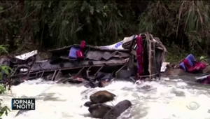 Acidente de ônibus deixa 25 mortos no Peru