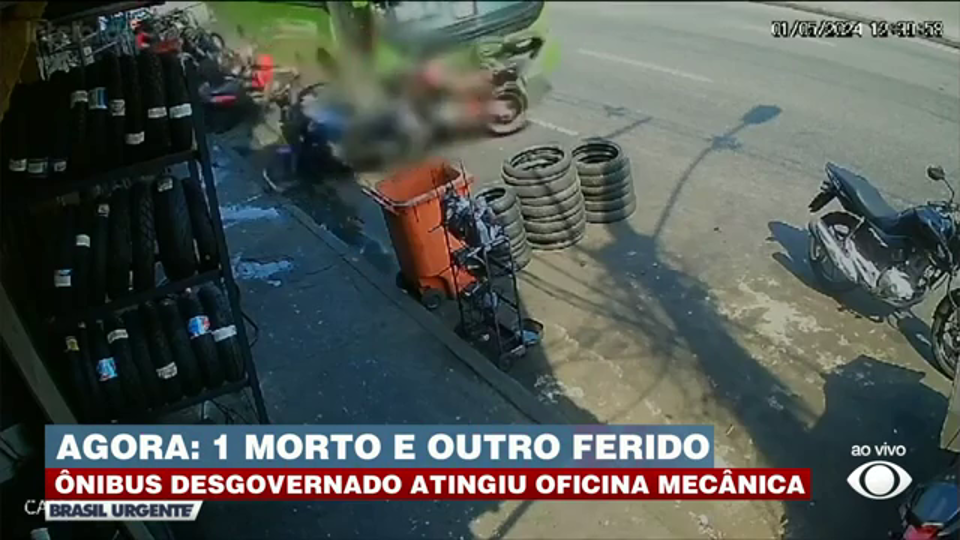 Ônibus desgovernado atinge oficina mecânica e mata uma pessoa no RJ