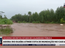Rio Guaíba atinge cota de inundação no Cais Mauá