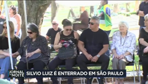 Narrador Silvio Luiz é enterrado em São Paulo