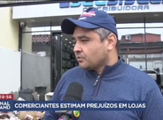 Comerciantes de Porto Alegre estimam prejuízos em lojas devido as enchentes