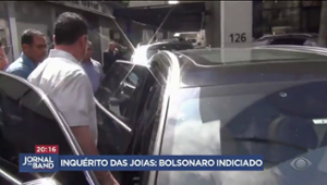 Bolsonaro é indiciado no inquérito das joias