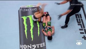 UFC Vegas 94: Virna Jandiroba finaliza Amanda Lemos na luta principal