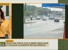 Óleo na pista faz carro deslizar e causar acidente em Blumenau