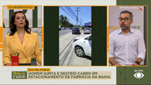 Homem surta e destrói carro em estacionamento de farmácia na Bahia