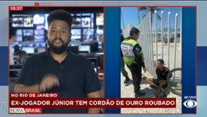 Ex-jogador Júnior tem cordão de ouro roubado no Rio