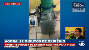 Criança que precisa de máquina de oxigênio para aguarda volta da energia