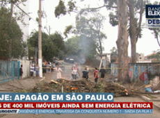 Moradores protestam após 3 dias sem energia e água