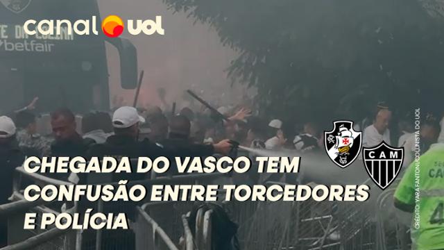 CHEGADA DO VASCO TEM CONFRONTO COM A POLÍCIA, GÁS DE PIMENTA E MUITA FUMAÇA: 'GERAL PASSANDO MAL'