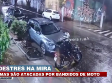 Pedestres são assaltados por bandidos violentos de moto