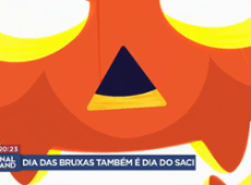 Dia das bruxas: crianças se divertem com brincadeiras assustadoras