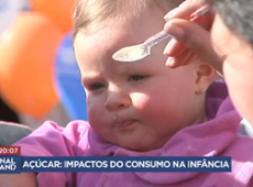 Consumo de açúcar na infância afeta saúde pelo resto da vida, diz pesquisa